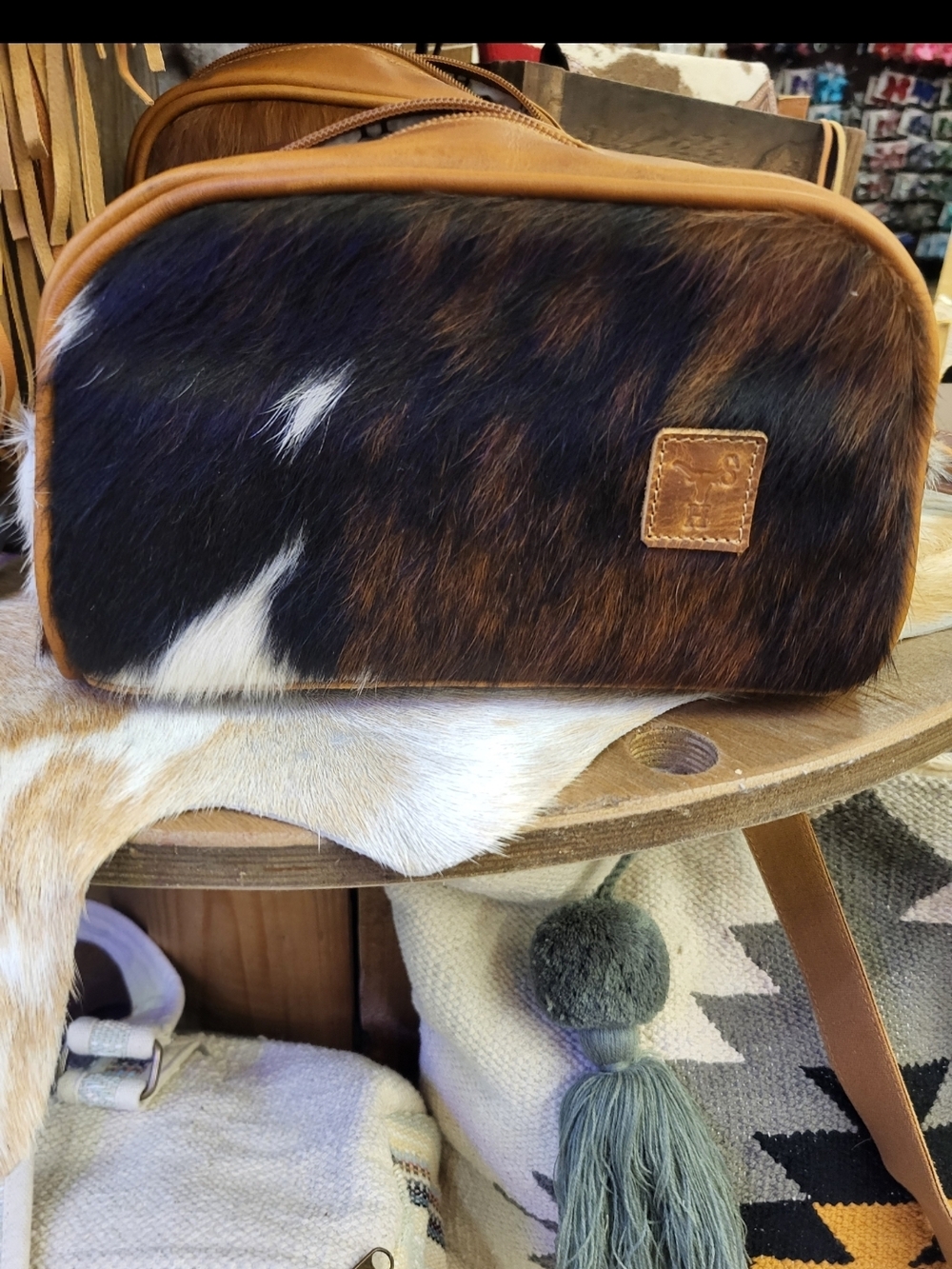 Men's Tricolor Cowhide Leather Toiletry Bag - Tan Trim